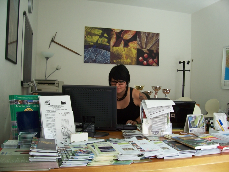  Image name: Ufficio04.jpg 
 width: 800 pixel 
 height: 601 pixel 
 Size: 346461 bytes 
 Click to enlarge 